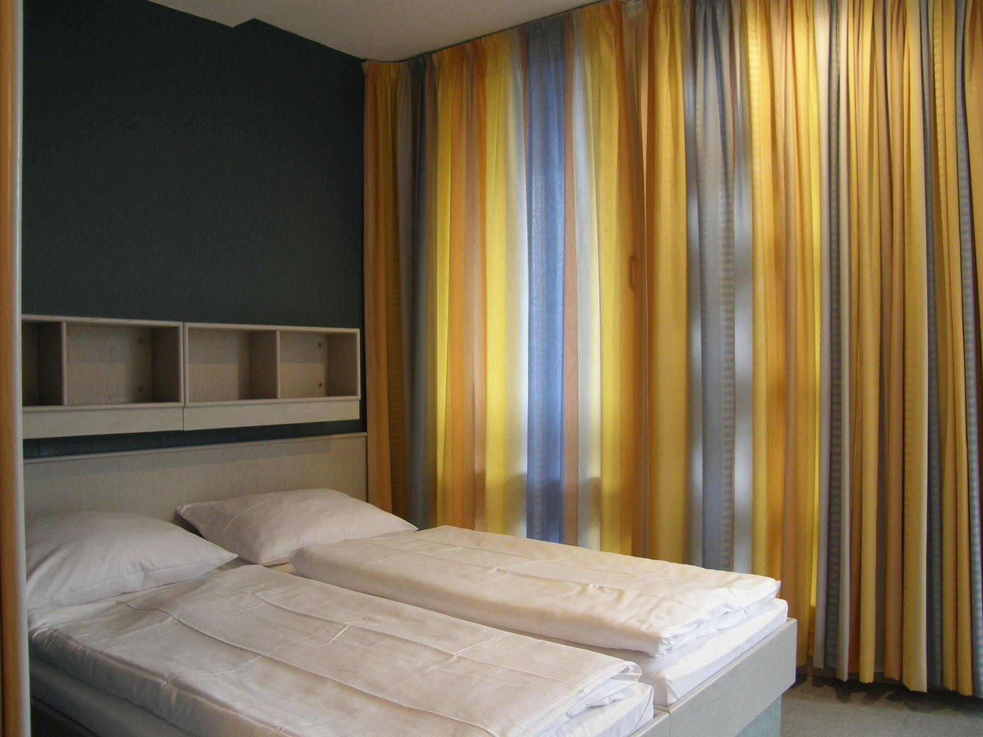 ברלין Jugendgaestehaus St.-Michaels-Heim מראה חיצוני תמונה
